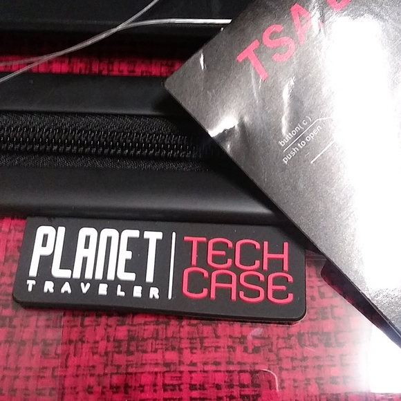 Planet Traveler USA Smart Tech Case Hardside Spinner Carry-on, Red, One Size - Picture 9 of 16